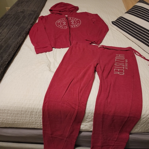Red jogging suit - Picture 2 of 4